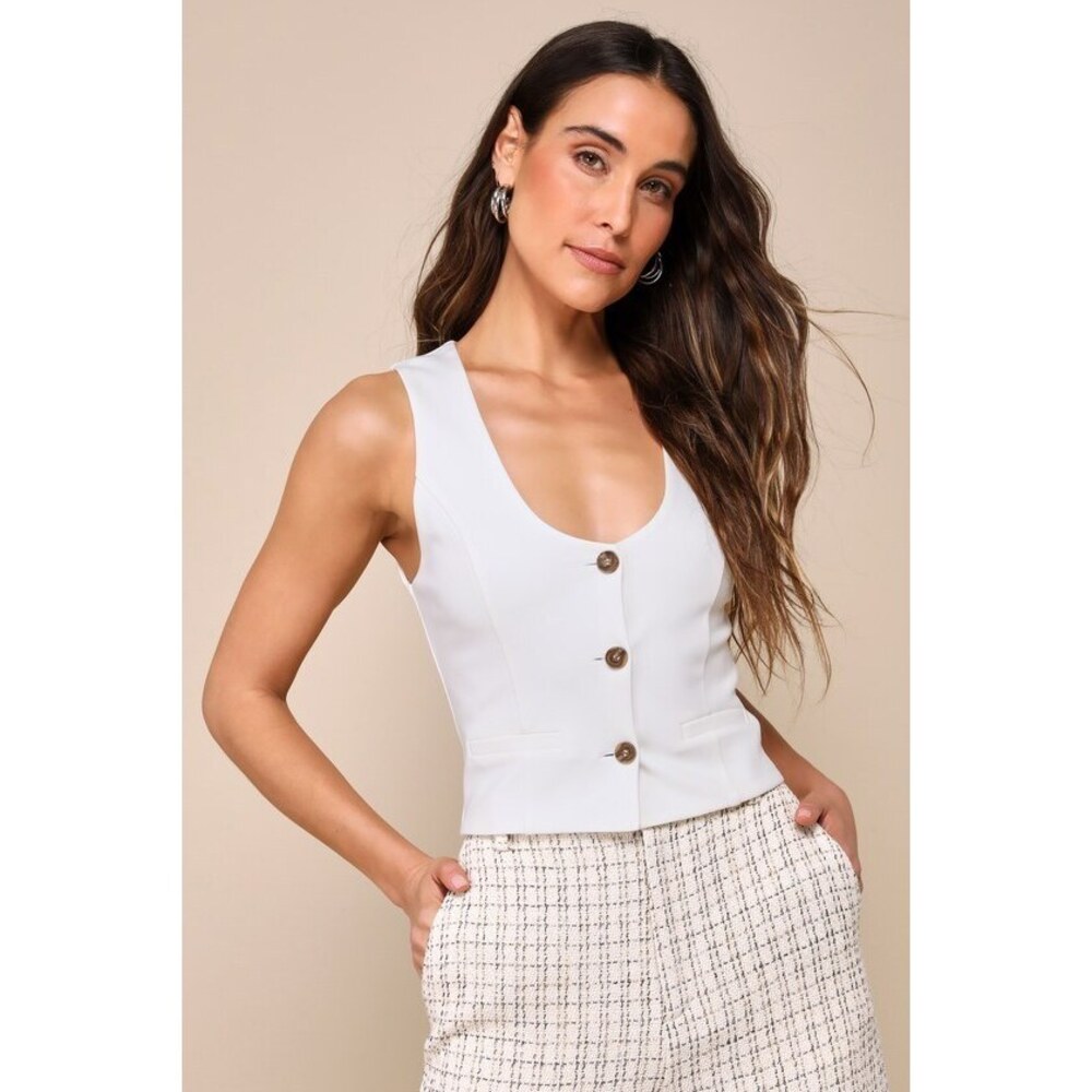 Lulus Definite Icon Ivory Sleeveless Button-up Vest Top White - Size S
